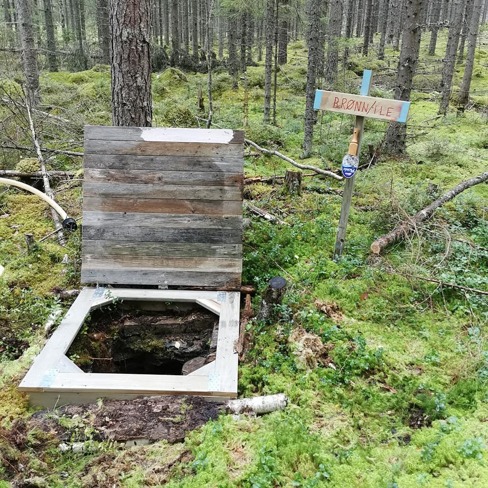 En av de mange brønnene Tor har renset og merket