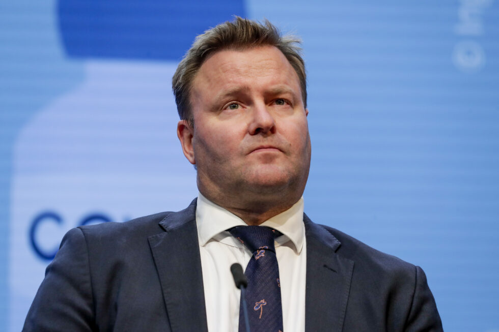 Assisterende helsedirektør Espen Rostrup Nakstad under pressekonferanse om koronasituasjonen.