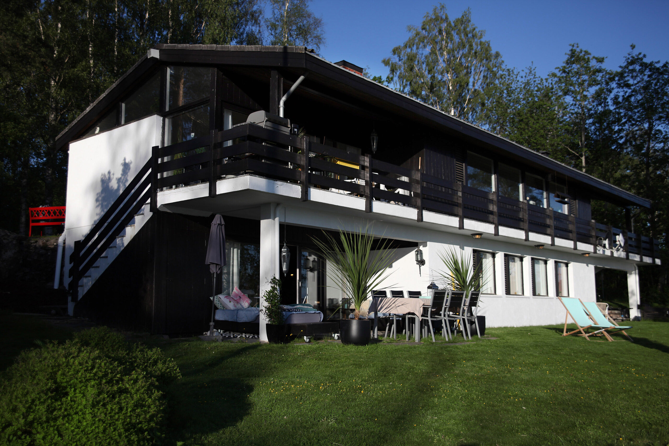 Villa Vingero - en arkitekttegnet drøm ved Vingersjøen. - To etasjer med ulike soner er skikkelig luksus for oss etter å ha bodd 17 år oppå hverandre i rekkehus, understreker Teresa Bergerud.