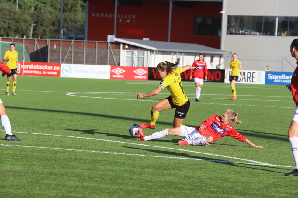 Nora Bergman og KIL-jentene viste ingen respekt for Emilie Haavi og Lillestrøm selv om de var spillemessig underlegne.