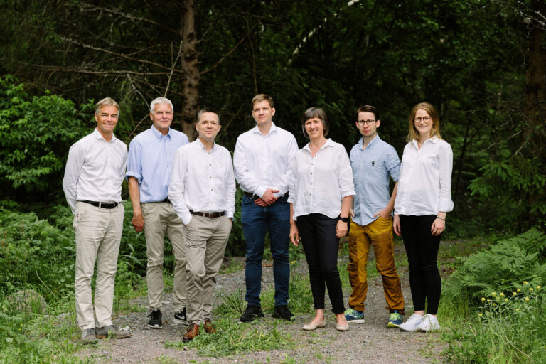 Dette er noen av medarbeiderne i Areal og Eiendom – en suksessbedrift fra Kongsvinger som har funnet sin nisje i konsulentbransjen. Fra venstre: Arild Sunde, Simen Bie-Larsen, Petter Rundën, Simen Steinsvoll, Turid Sunde, Ole Martin Ødegårdstuen og Siri Jevnaker.