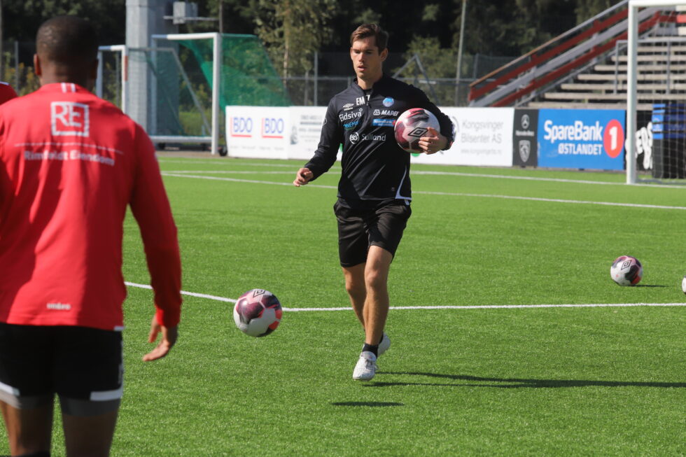 Eirik Mæland tror Vålerenga 2 kommer til å stille med flere spillere fra A-laget i mandagens kamp mot KIL.