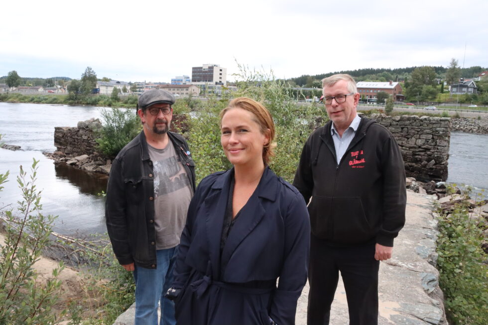 Lars Ovlien (t.v.) og Øivind Roos har Benedikte Jansen som gjest i denne episoden av Kulturstreif.
