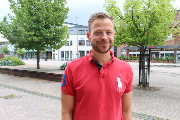 Lars Joakim Hanssen går ut av politikken og inn i bilbransjen.