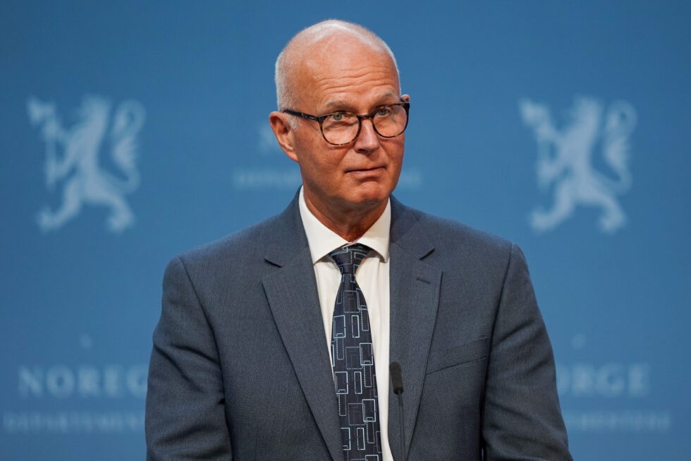 Helsedirektør Bjørn Guldvog under en pressekonferanse om koronasituasjonen.