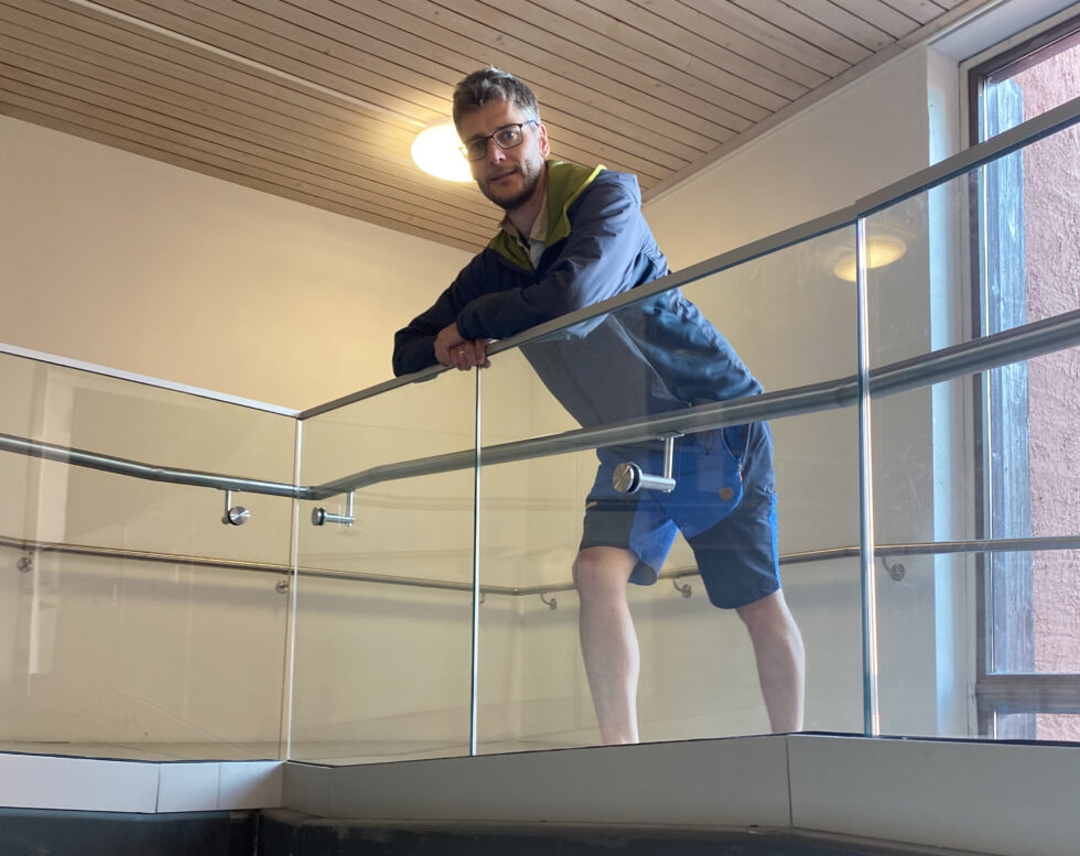 KIL-håndballs leder Jon Solberg mener en gangbru til flere hundre tusen kroner som aldri er brukt, illustrerer mangel på helhetlig bygging mellom KUSK og Tråstadhallen.