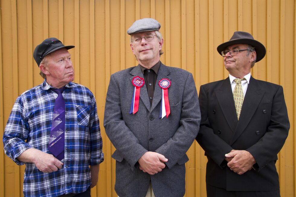 Nils Oscar Ottesen, Øivind Roos og Trond Eng har tilbragt mer tid på samfunnshus enn de fleste, og kommer de med en hyllest til samfunnshusene.