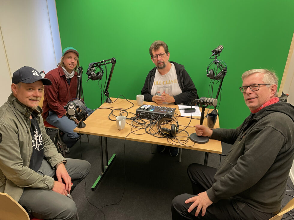 Per Lunder (t.v.), Harald Engan, Lars Ovlien og Øivind Roos er innom litt av hvert i dagens podkast.