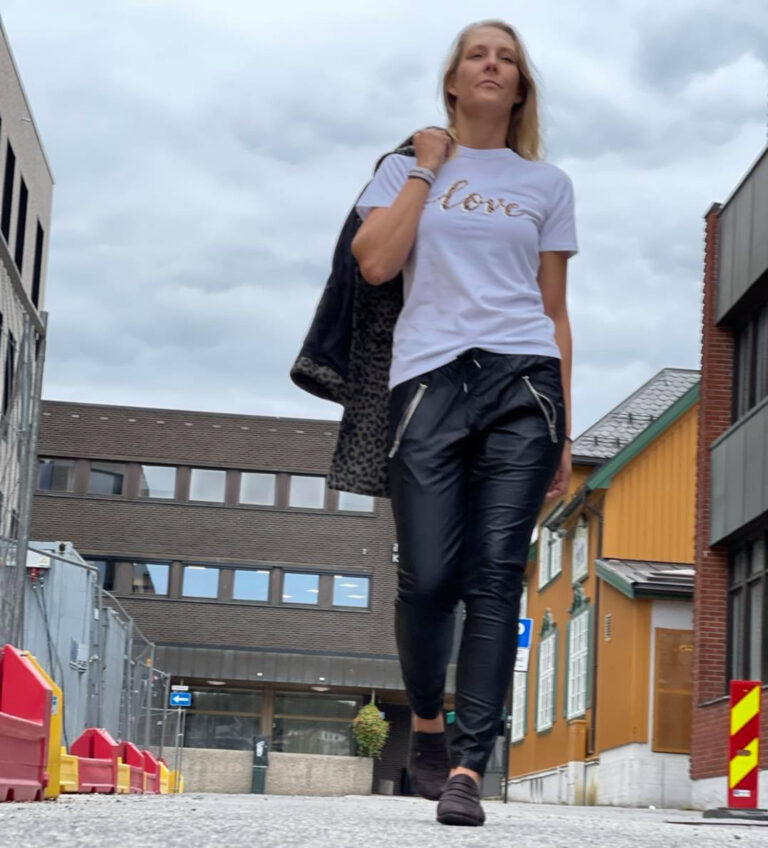 Nuevo hadde sin egen visning markenshelgen med stor suksess og er med på visningen på Rådhusplassen.