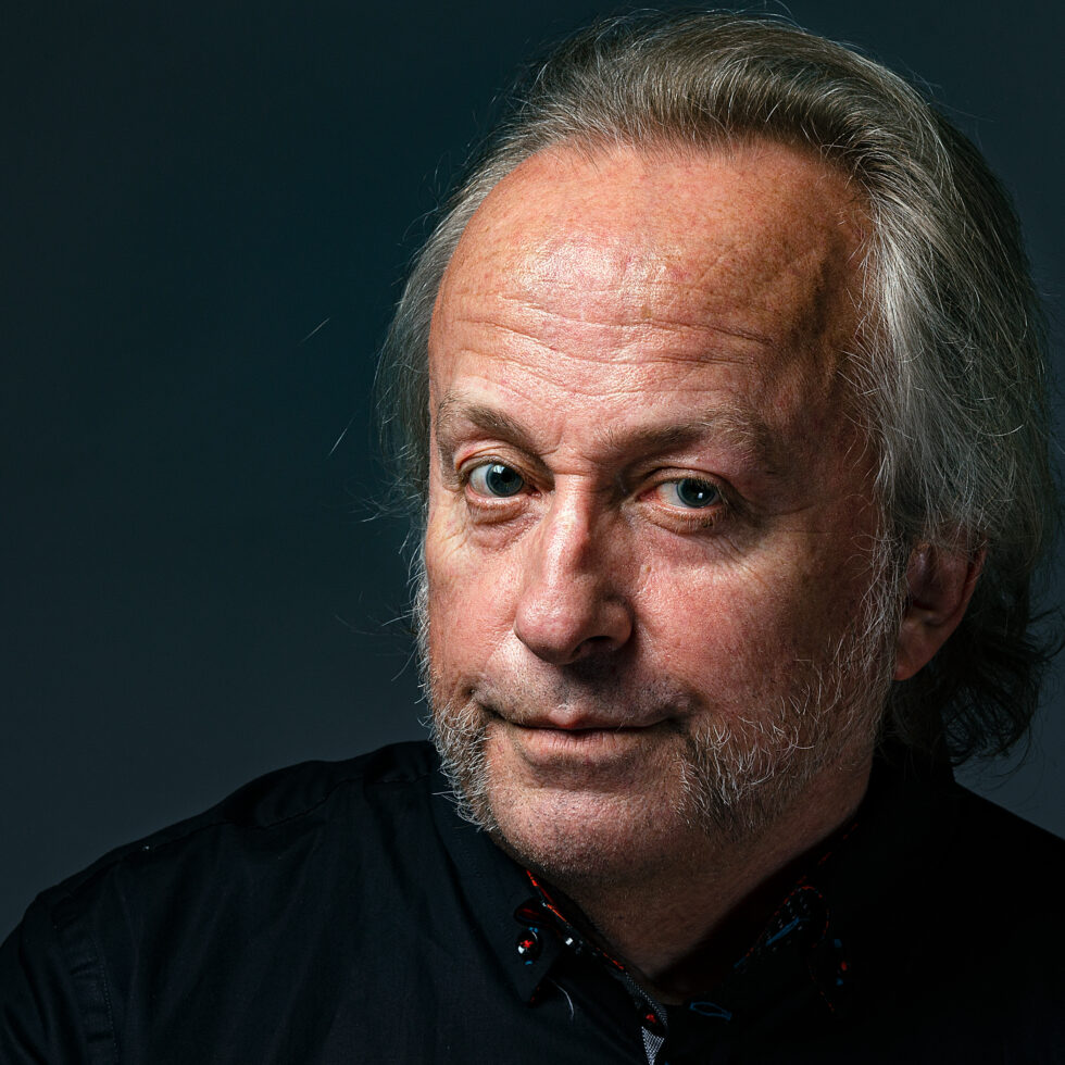 Levi Henriksen får sitt første bokbad med sin nyeste utgivelse på hjemmebane på biblioteket i Kongsvinger onsdag kveld.