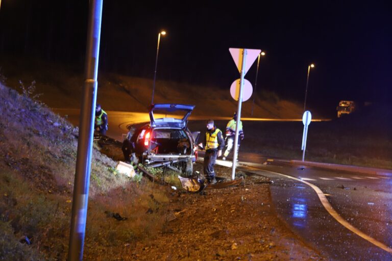Enda en trafikkulykke i rundkjøringen mellom E16 og Galterudvegen inntraff mandag kveld.