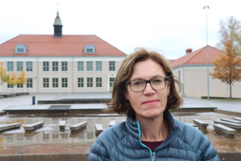 Inger Noer er vil komme til bunns i lovligheten av urintesting på Sentrum videregående skole.