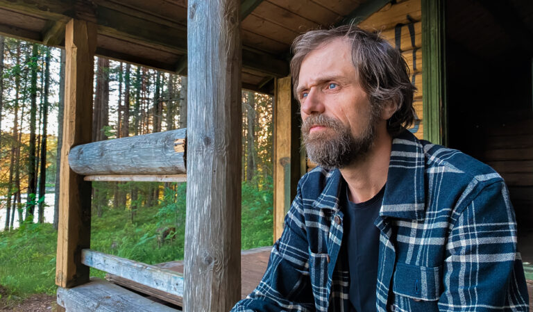 Visesanger Erik Lukashaugen lover både midtlivsviser og Børli-blues når han gjester Kongsvinger mandag 18. oktober
