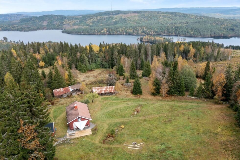 Husmannsplassen Stømnervangen ligger fint til i Rålia ovenfor Bæreia.