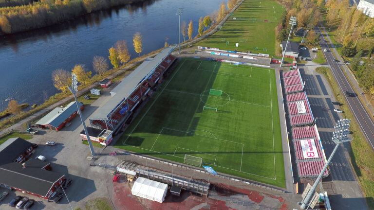 Både kunstgresset og stadionlyset på Gjemselund vil bli undersøkt om de tilfredsstiller kravene for spill neste sesong.