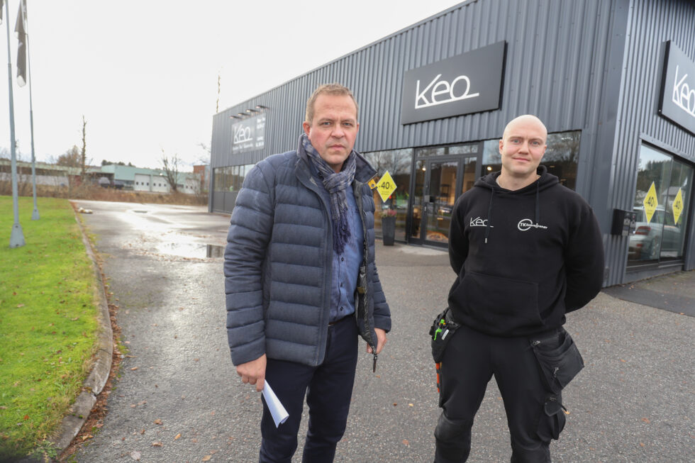 Stian Ryen (t.v.) har gjennom selskapet Leif Ryen Eiendom AS kjøpt lokalene i Eidskogveien 54 og 56 av Kim Østergaard. Keo-kjøkken skal fortsatt være leietaker.