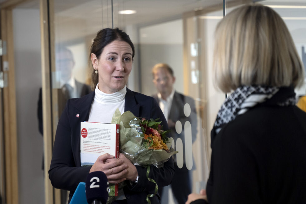 Fraværsgrensen i videregående skole blir midlertidig opphevet ut skoleåret, opplyser kunnskapsminister Tonje Brenna (Ap).