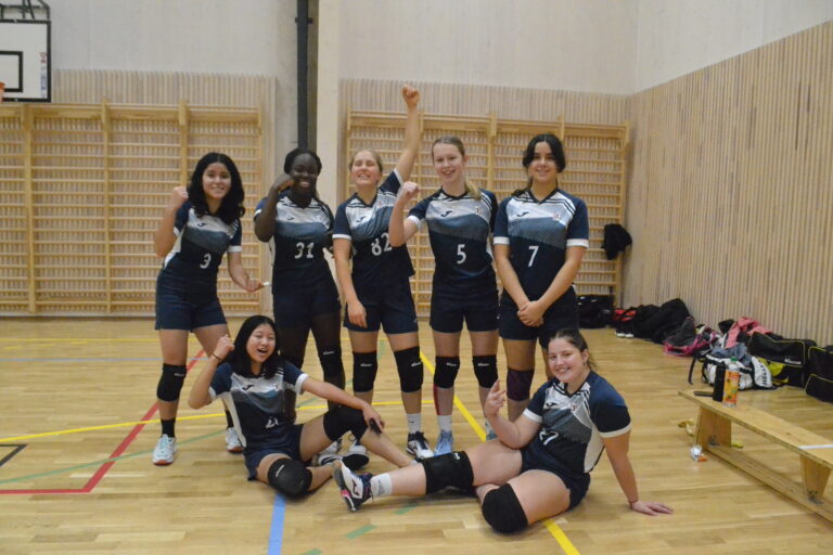 Dette er den entusiastiske gjengen som skal kjempe for Kongsvingers ære i den kommende volleyballsesongen.
