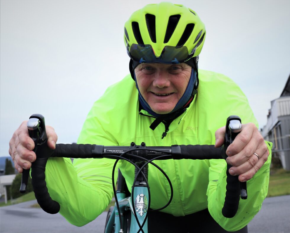 - Kle deg godt og bruk sykkelvett, sier Terje Wang