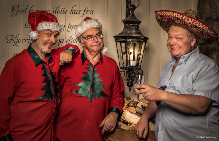 Tommy Michalsen, Trond Eng og Øyvind Aa. Henriksen håper at folk ønsker seg humor, julestemning og julemat og lager show som spilles over to helger på Brandval.