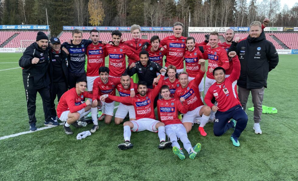 KIL Fotball kan juble over opprykk til 5. divisjon. Bildet er tatt etter seieren over Brandval i siste serierunde.