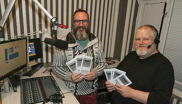 Tom Dahl (t.v.) og Pål Erik Berntsens populære radiobingo kan høres på FM-nettet også langt frem i tid.