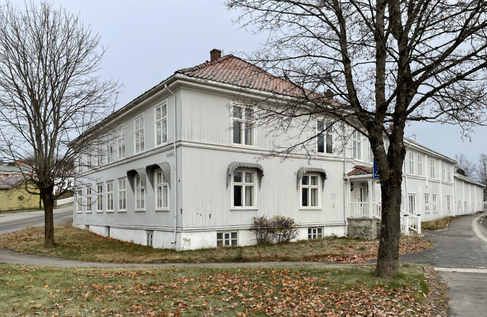 Ærverdige Herudgården i Øvrebyen er nå solgt. De nye eierne vil foreløpig ikke røpe hvilke planer de har for eiendommen.