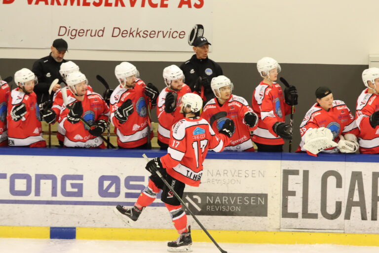 Tom Ivar Hesbråten var en av dem som var i skikkelig slaget foran mål fredag kveld.