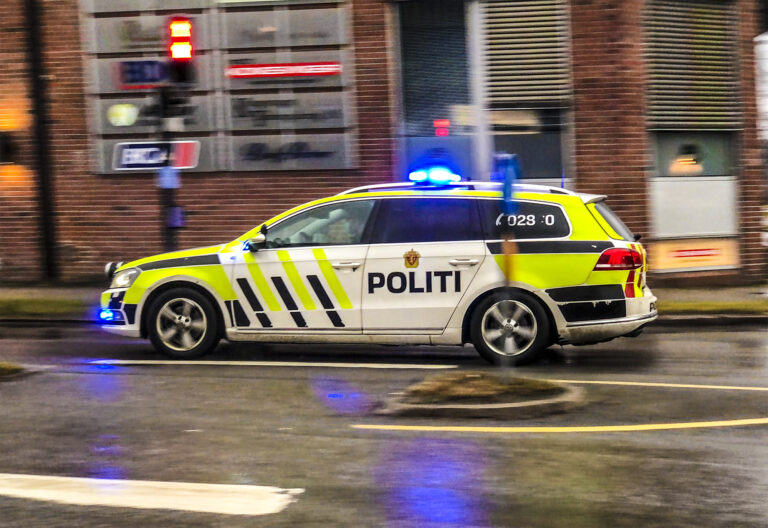 18-åringen fra Kongsvinger må i fengsel etter at han - med alkohol i blodet - kjørte fra politiet i mer enn 155 km/t.