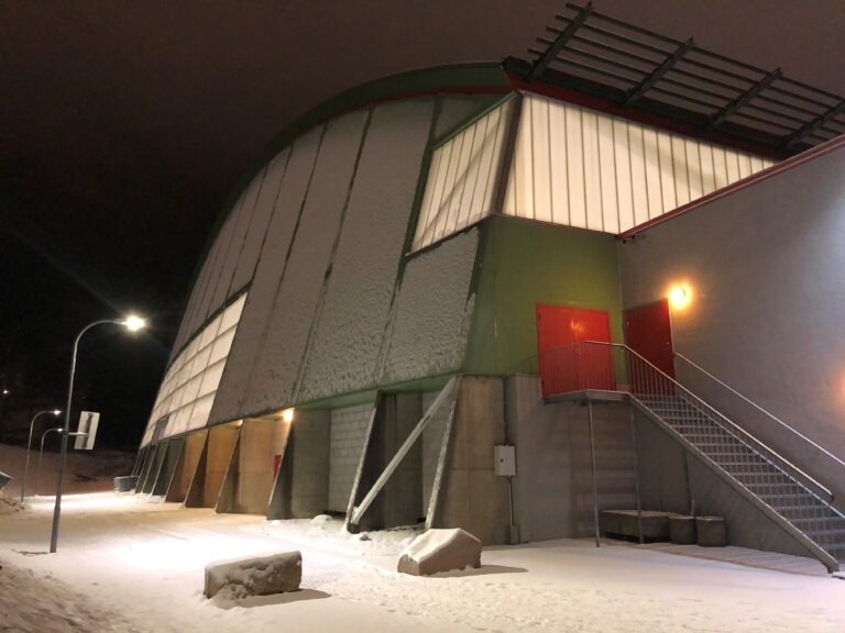 Politiet har kommet langt i etterforskningen av det de mener var ran og frihetsberøvelse utenfor Storhallen i høst. Hovedforhandling forventes i løpet av noen måneder.