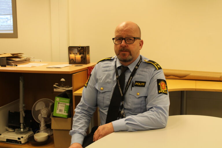 Veitrafikkloven gjelder også utenfor veien, påpeker Halvor Østlid hos Kongsvinger-politiet.