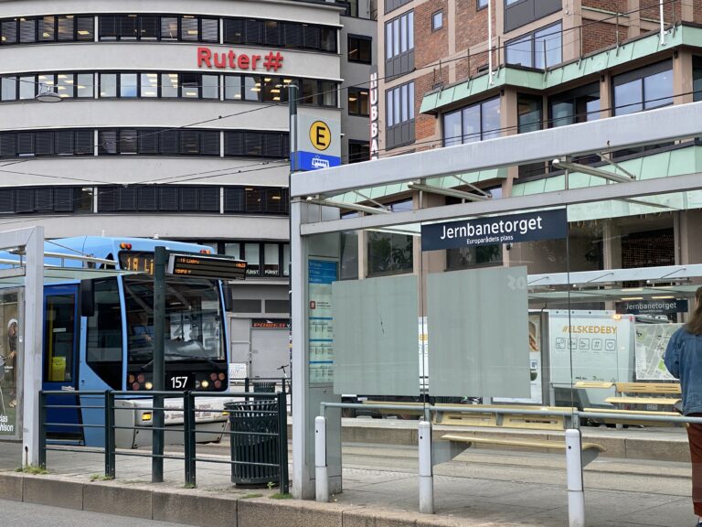 Jernbanetorget i Oslo er blant stedene hvor en Kongsvinger-mann er tatt med relativt store mengder narkotika.