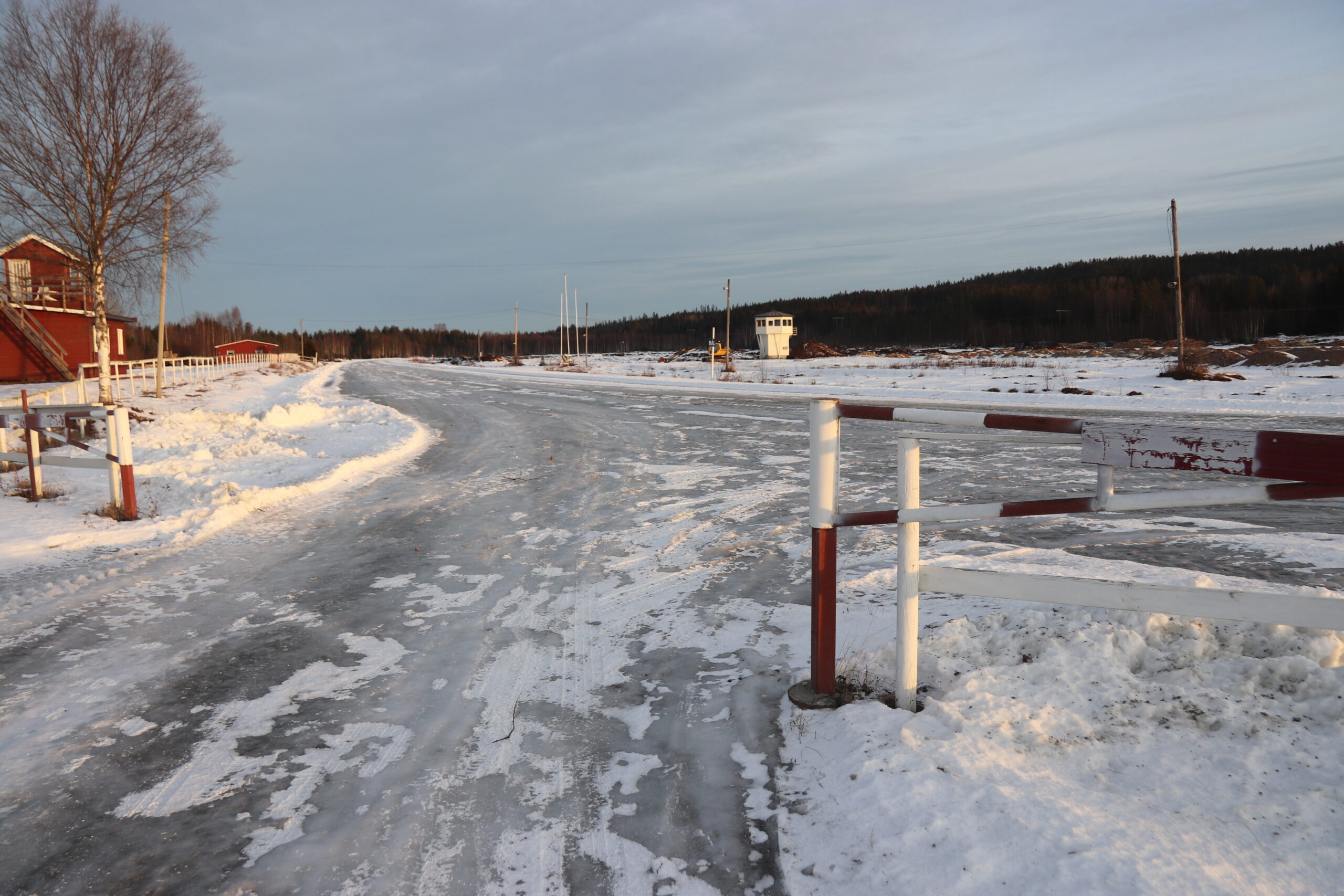 Hov Travbane utenfor Kongsvinger er landets lengste med 1.400 meter. Bil-entusiaster mener den egner seg for banekjøring om vinteren.