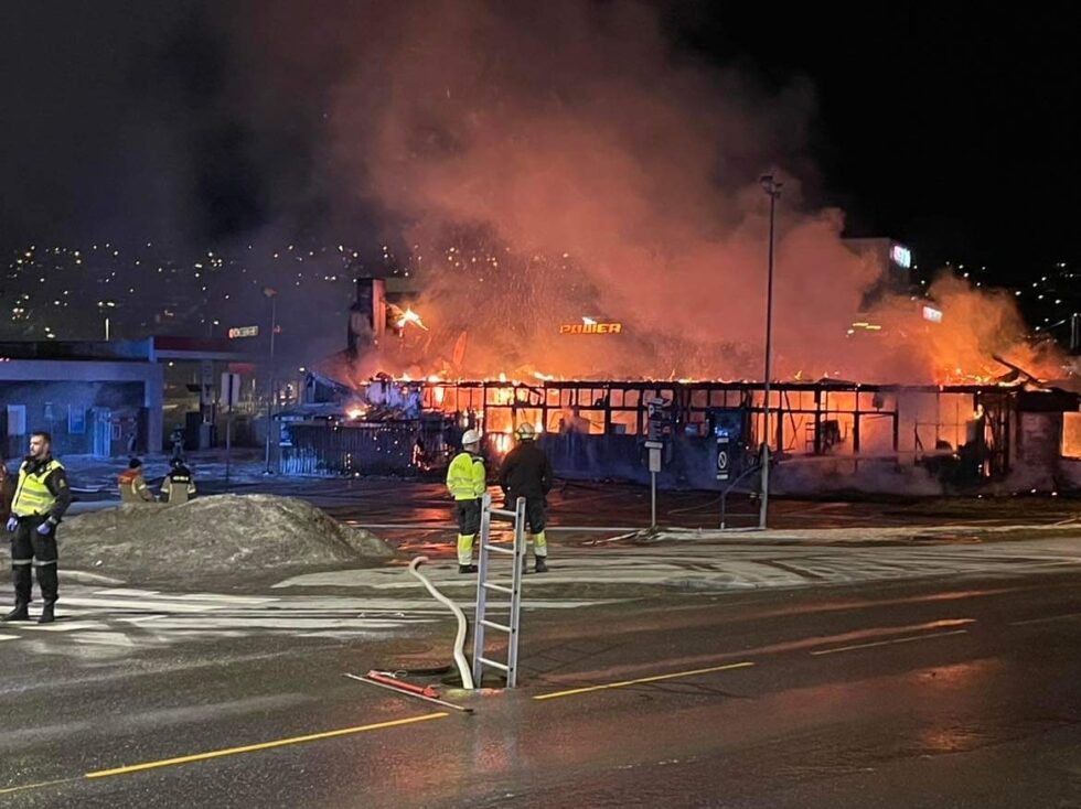 Kort tid etter brannen på Taverna, ble en kjenning av politiet pågrepet for å ha startet brannen.