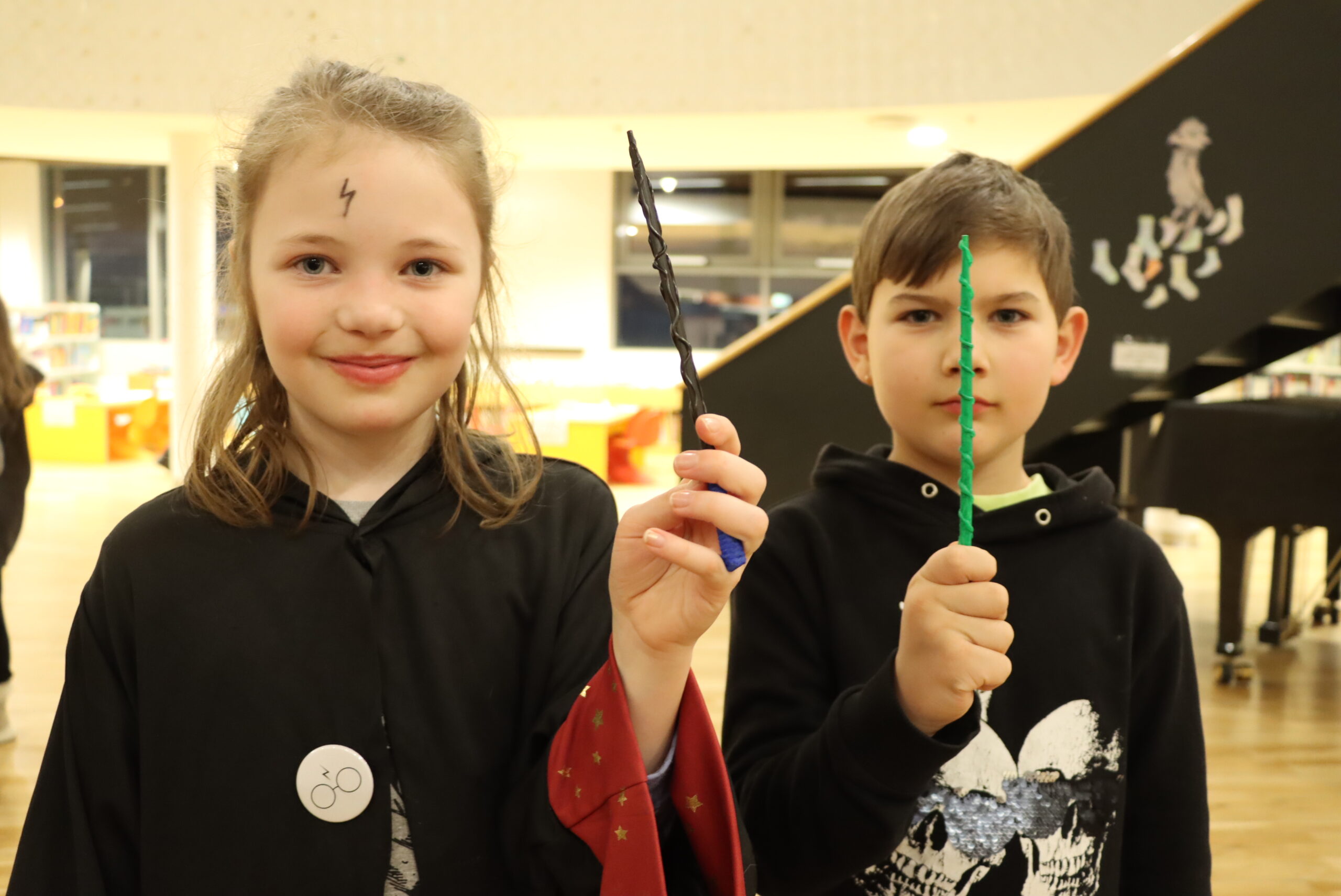 Savannah Karlsen (9) og Noah Sebastian Schrøder Bangseth (7).