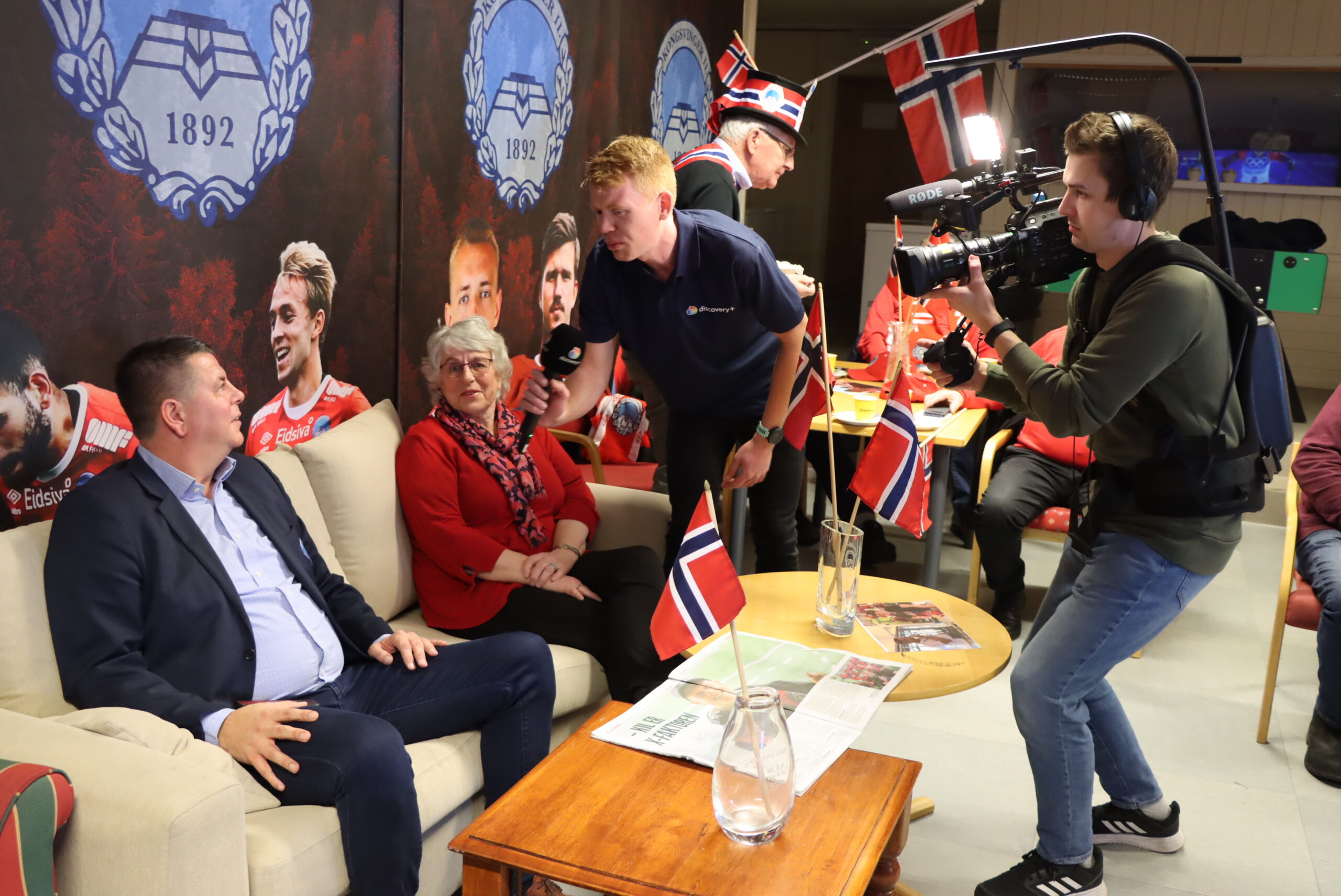 Rune Lundgren og Kari Isnes intervjues av Eurosport.