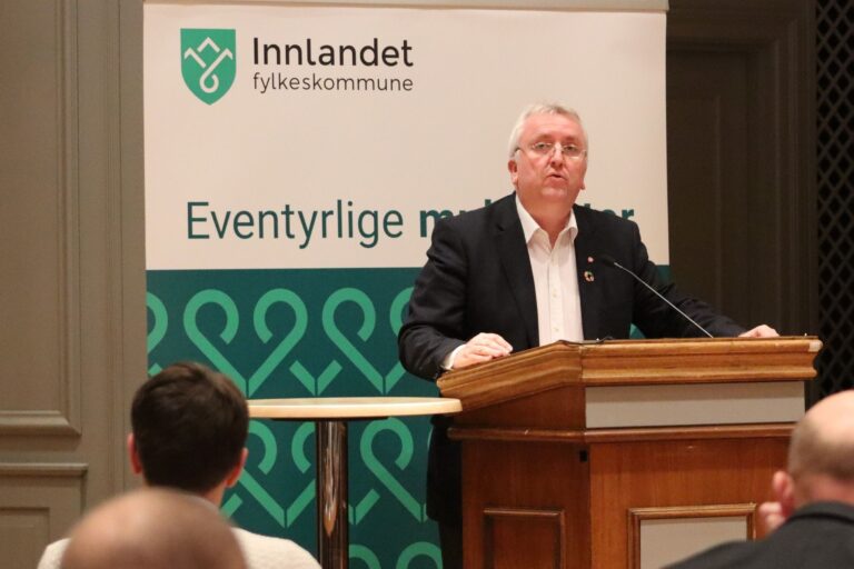 Resultatet av å splitte blir fort at satsinger havner andre steder, advarer denne fylkespolitikeren.