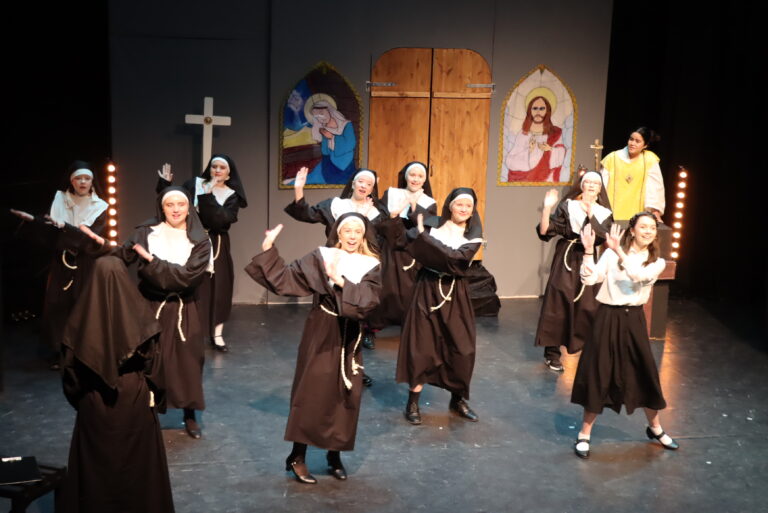 Torsdag er det premiere på Sister Act Junior på KUSK.
