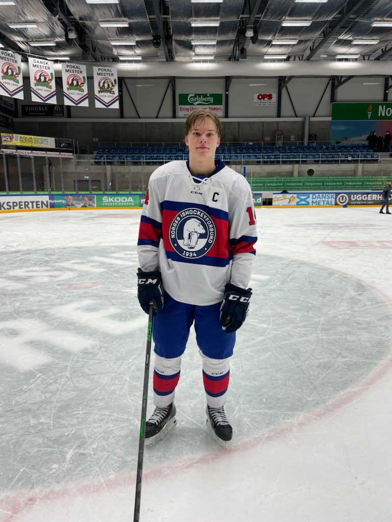 Liam Sætre fikk det ærefulle oppdraget med å lede Norge i landskamp mot Danmark sist helg. Det endte med 11-0-seier.