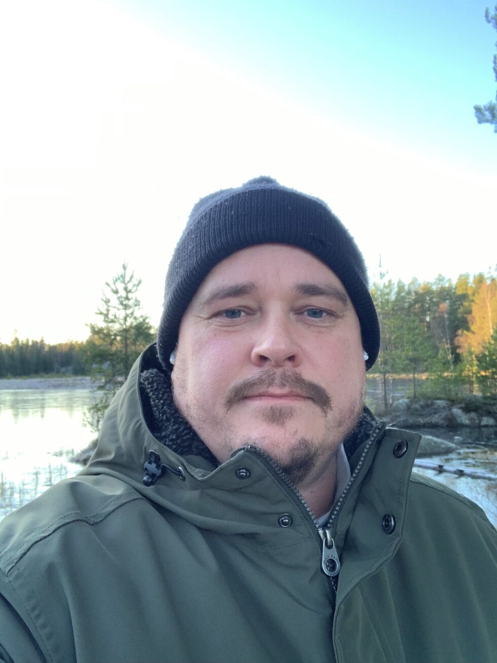 Carl Henrik Knutsen fra Kongsvinger ser ikke lystig på konflikten øst i Europa.