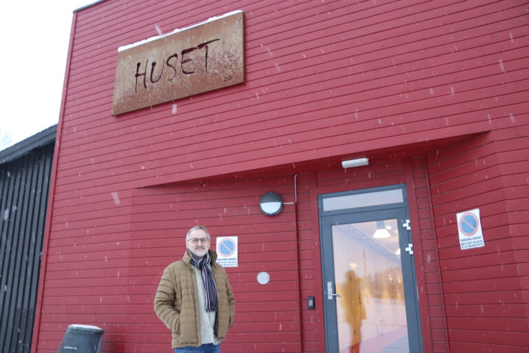 Det er på'n igjen for Huset, som har fått en mye større strømregning enn normalt, også for januar, forteller styreleder Dag Sand.