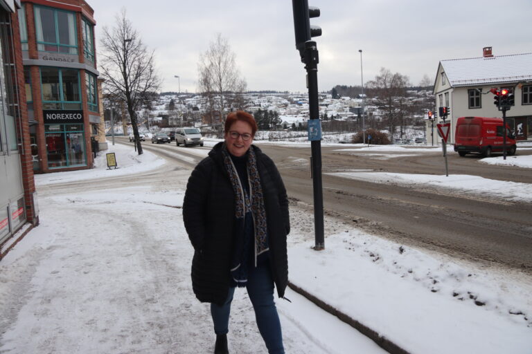 Elin Såheim Bjørkli (Ap) vil redusere godtgjørelsen for leder av nytt kommunalt utvalg fra 100.000 kroner til 10.000 kroner i året.