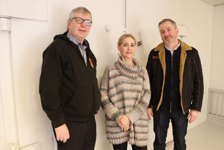 Øivind Roos og Even Finsrud har denne uken besøk av ukrainske Elena Abessinova.