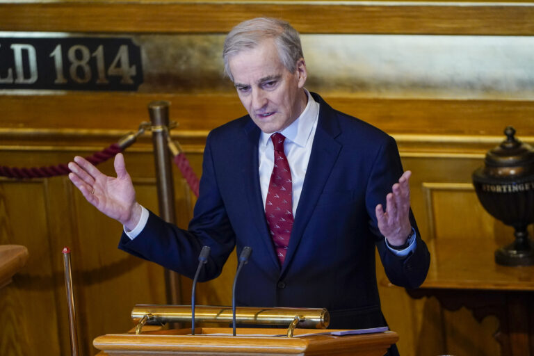 Statsminister Jonas Gahr Støre (Ap) holder en redegjørelse for Stortinget om krigen i Ukraina.