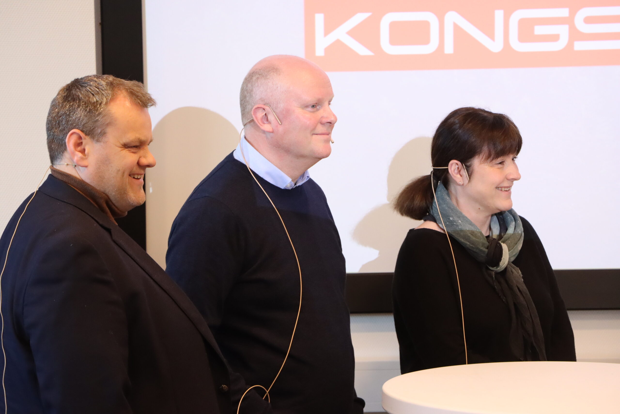 Programleder Pål Sønsteli (f.v.), Kongsvinger-rådmann Lars Andreas Uglem og Kongsvinger-ordfører Eli Wathne.