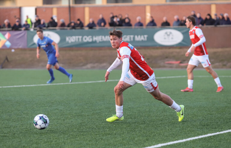 Jesper Grundt og hans lagkamerater tippes å havne rundt midten av tabellen.