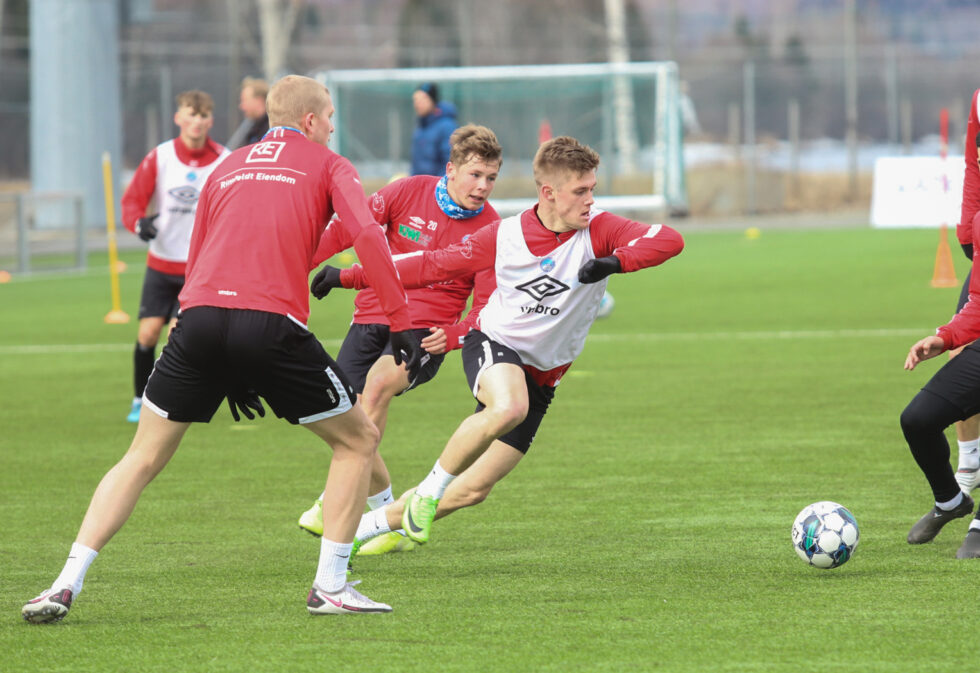 Mathias Bringaker deltok søndag på sin første trening med nye lagkamerater.