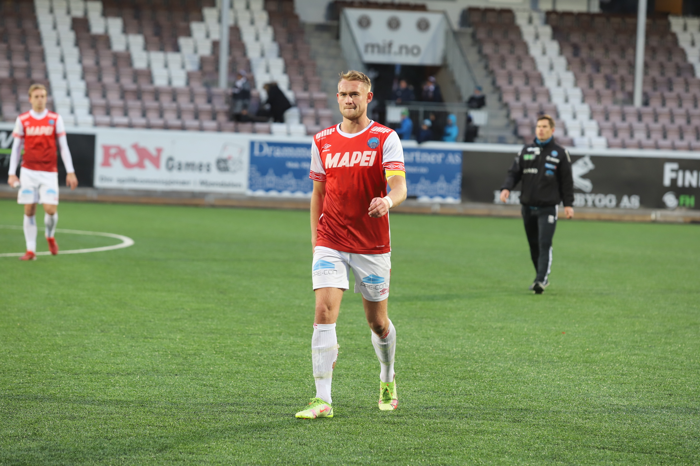 Per Magnus Steiring ruslet slukøret av banen etter tap i serieåpningen.