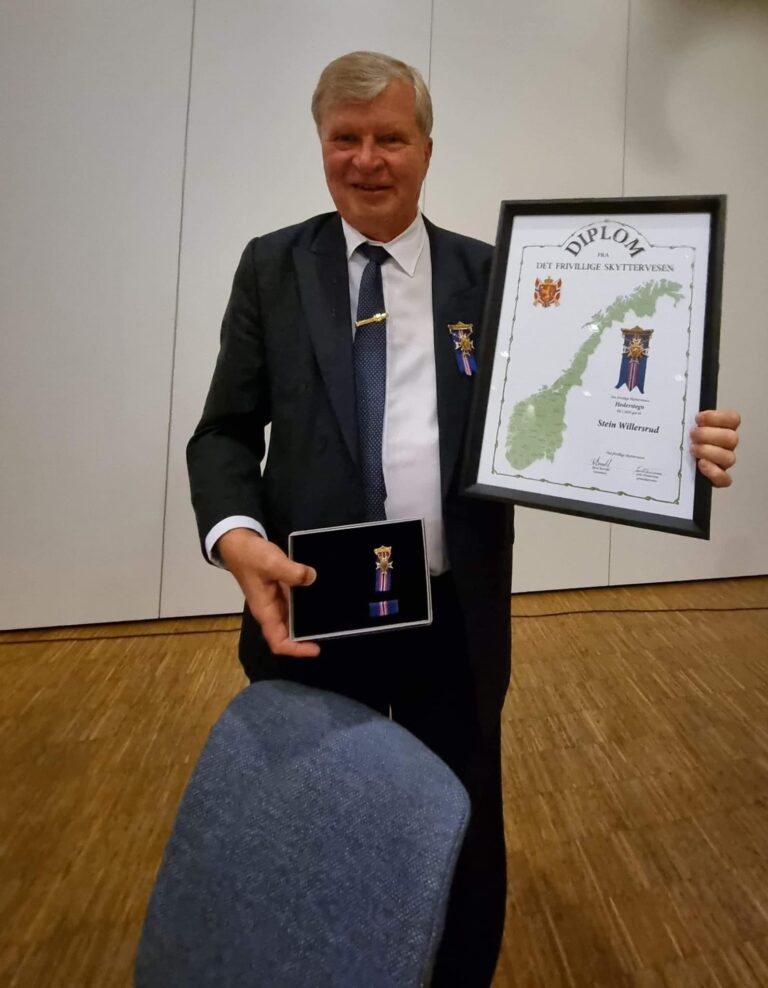 Stein Willersrud ble hedret under skyttertinget til DFS i helga.