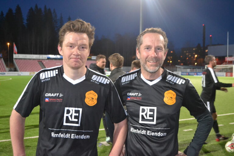 Petter Aspebakken Lindstad og Øystein Løvberg sto for hver sin scoring da Vinger FK vant 2-0 over Grinder i seriepremieren.